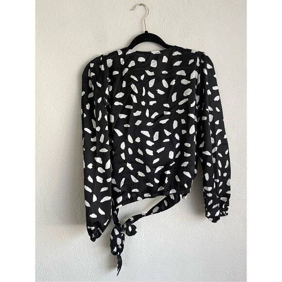 Milk & Honey Woman Black/ White Dots Cropped Long Sleeve Blouse, Size M - Picture 7 of 8